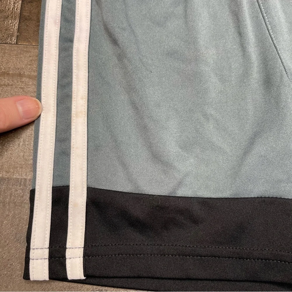 Adidas Boys Active Short size 4